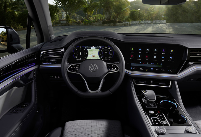 vw-touareg-facelift-2023-12